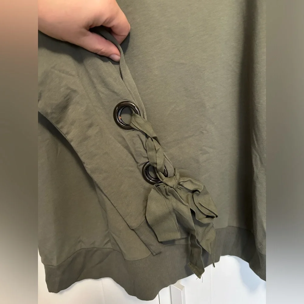 Cable and Gauge Olive Green Women's  Top with long Sleeve Details in L - Picture 3 of 5
